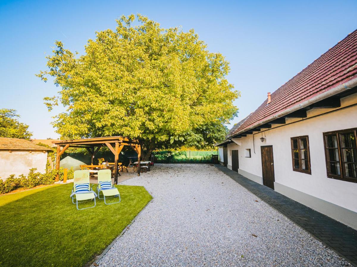 A Mi Kishazunk Vendeghaz Apartment Szomod ภายนอก รูปภาพ