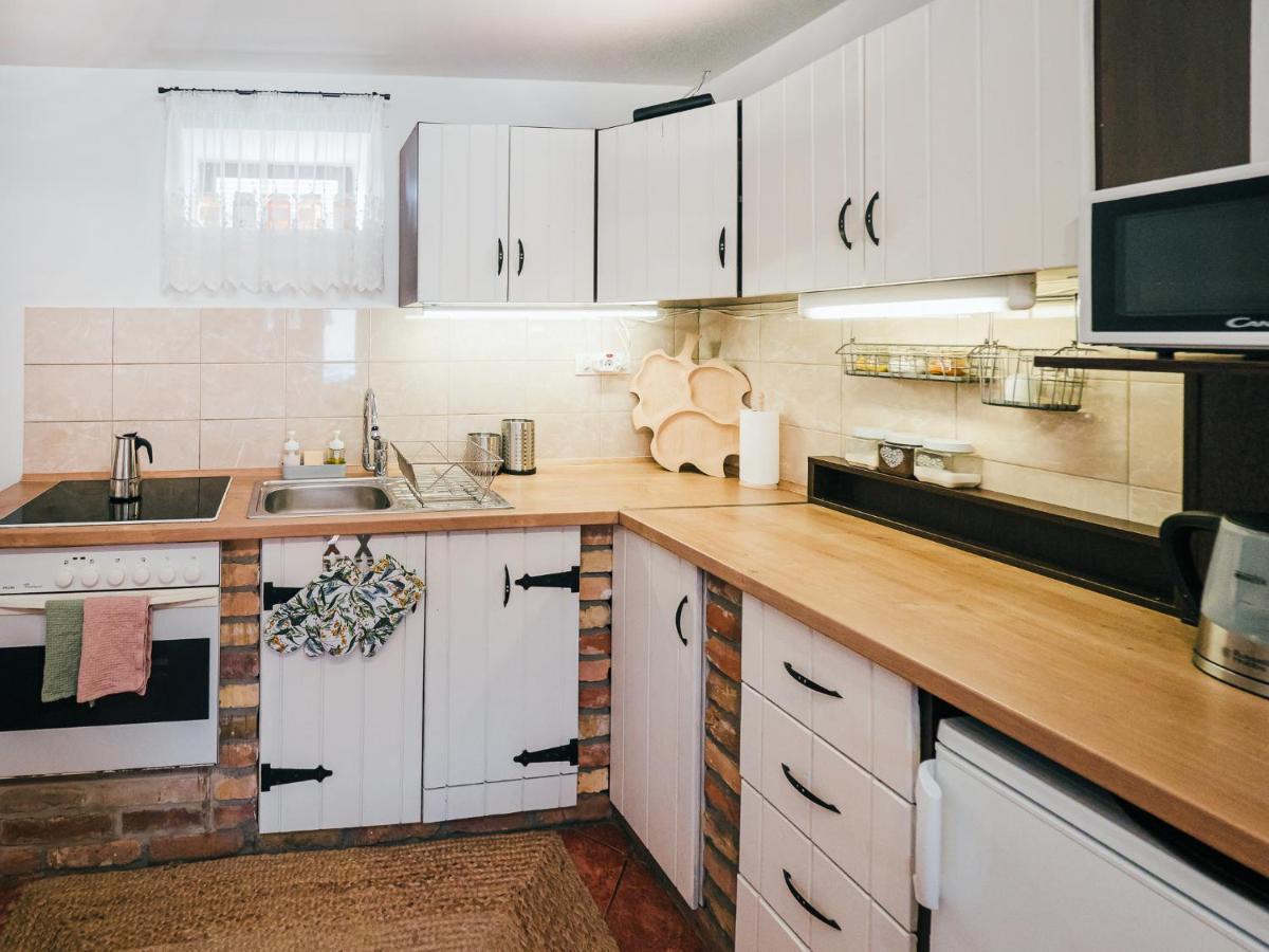 A Mi Kishazunk Vendeghaz Apartment Szomod ภายนอก รูปภาพ